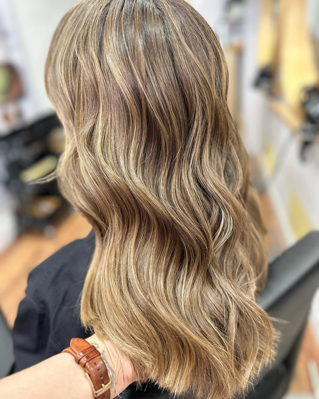 Esta melena describe lo que nos apasiona 💕hacer, nos encantan los colores sutiles y naturales.