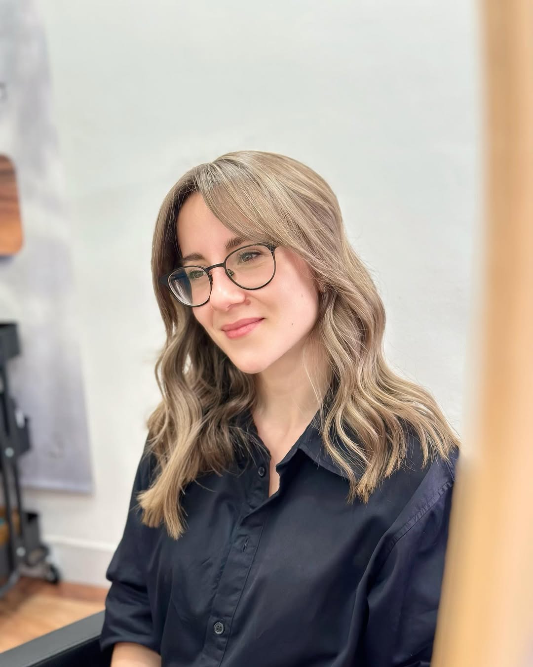 Esta melena describe lo que nos apasiona 💕hacer, nos encantan los colores sutiles y naturales. (1)